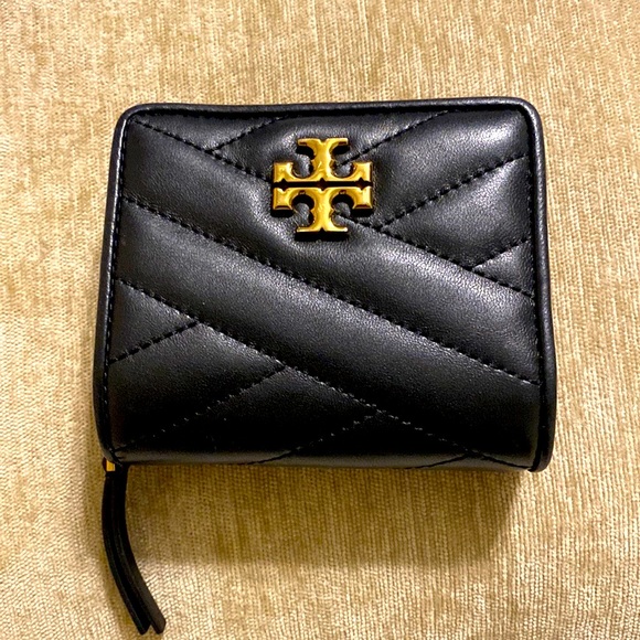 Tory Burch Handbags - Tory Burch Wallet
